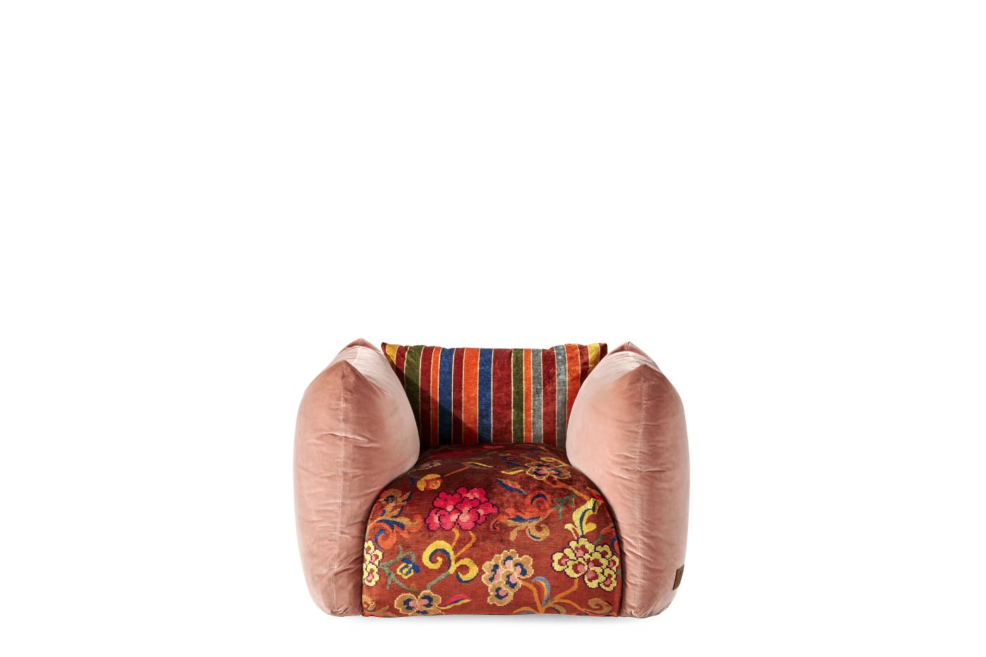 EHI_CUSHY_armchair_T.CUSSA01BFFBB_2025_01.jpg
