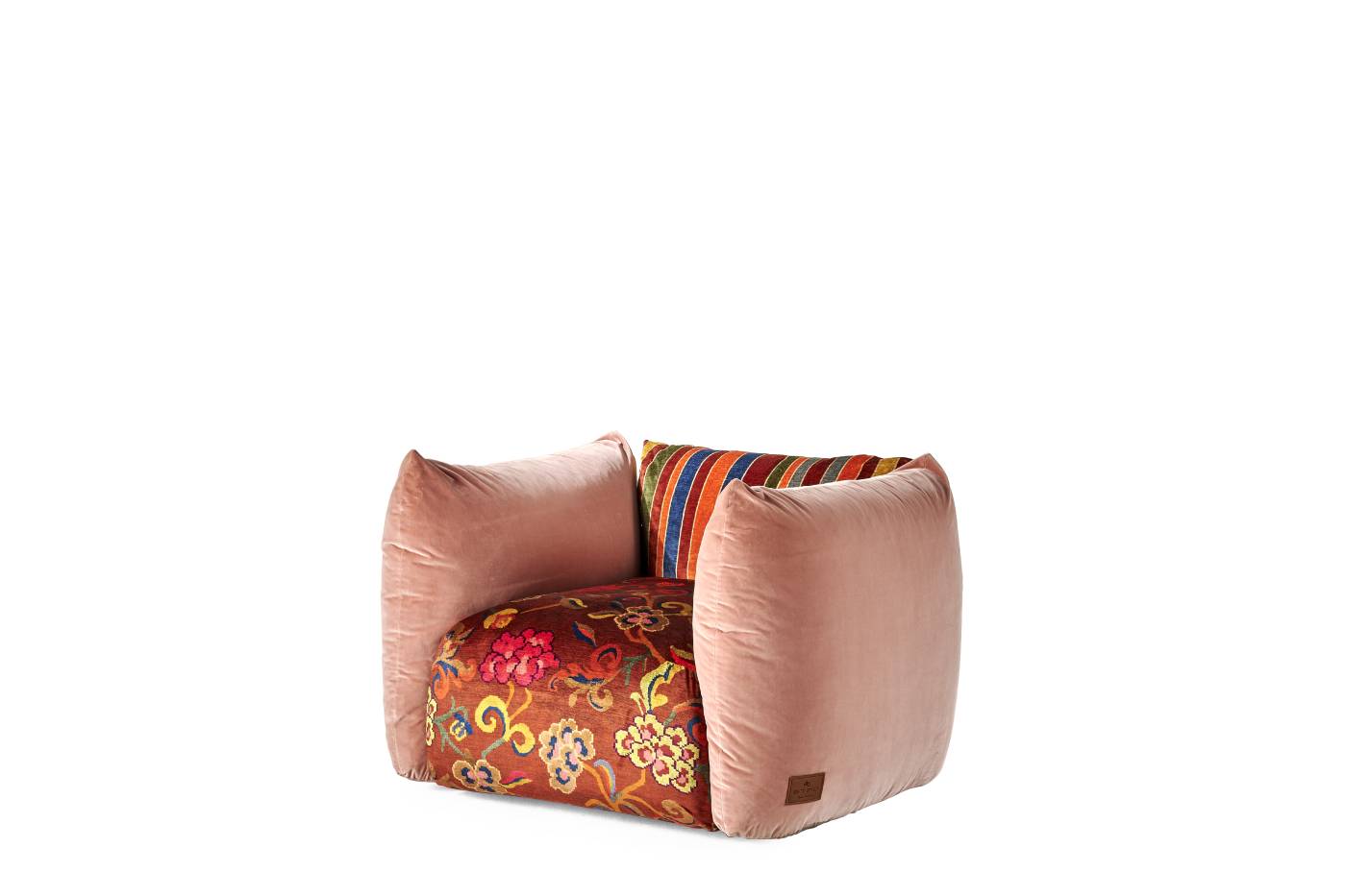 EHI_CUSHY_armchair_T.CUSSA01BFFBB_2025_02.jpg