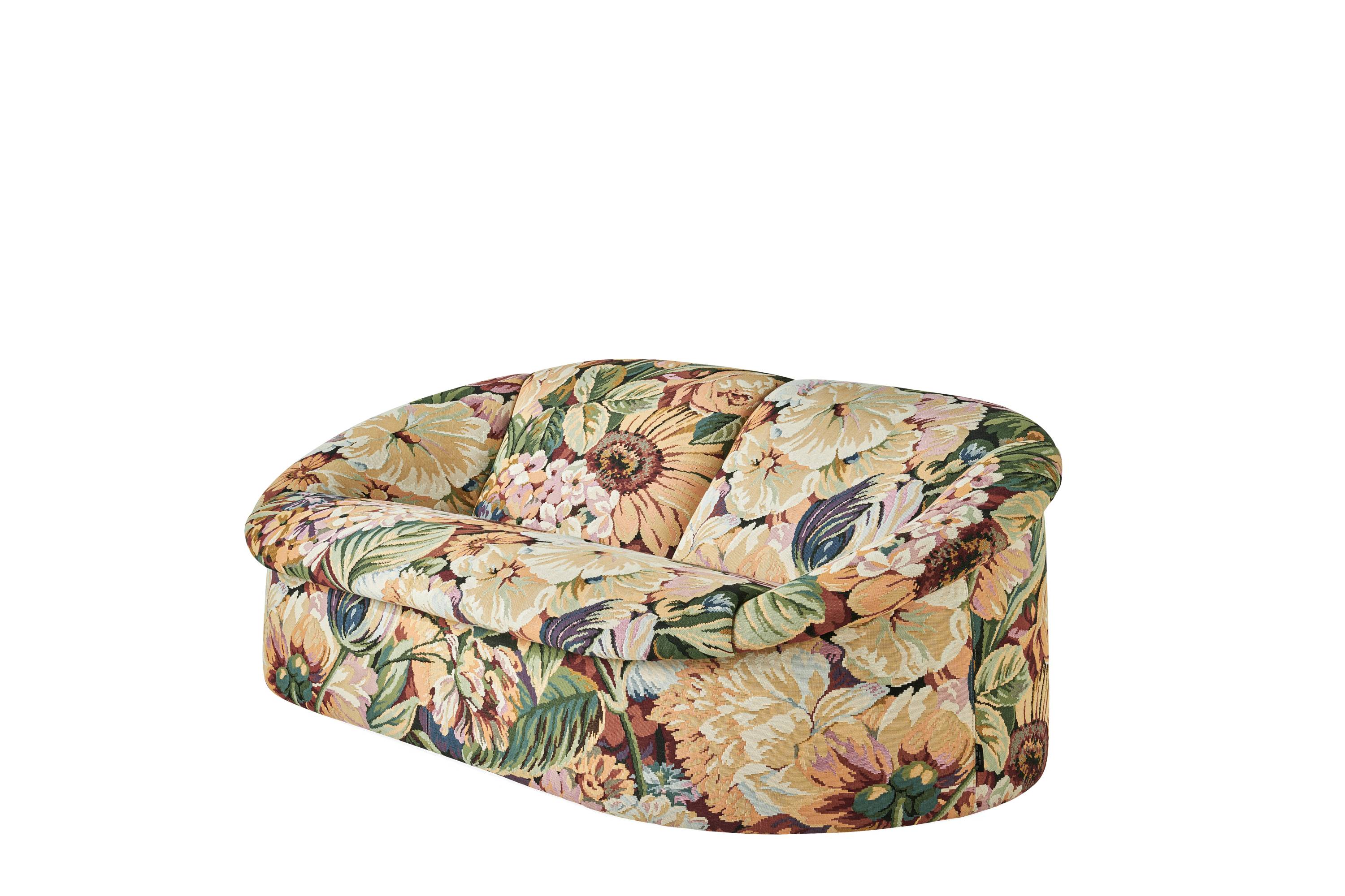 EHI_DAHLIA_loveseat_T.DAHSA11AFFBB_2024_02.jpg