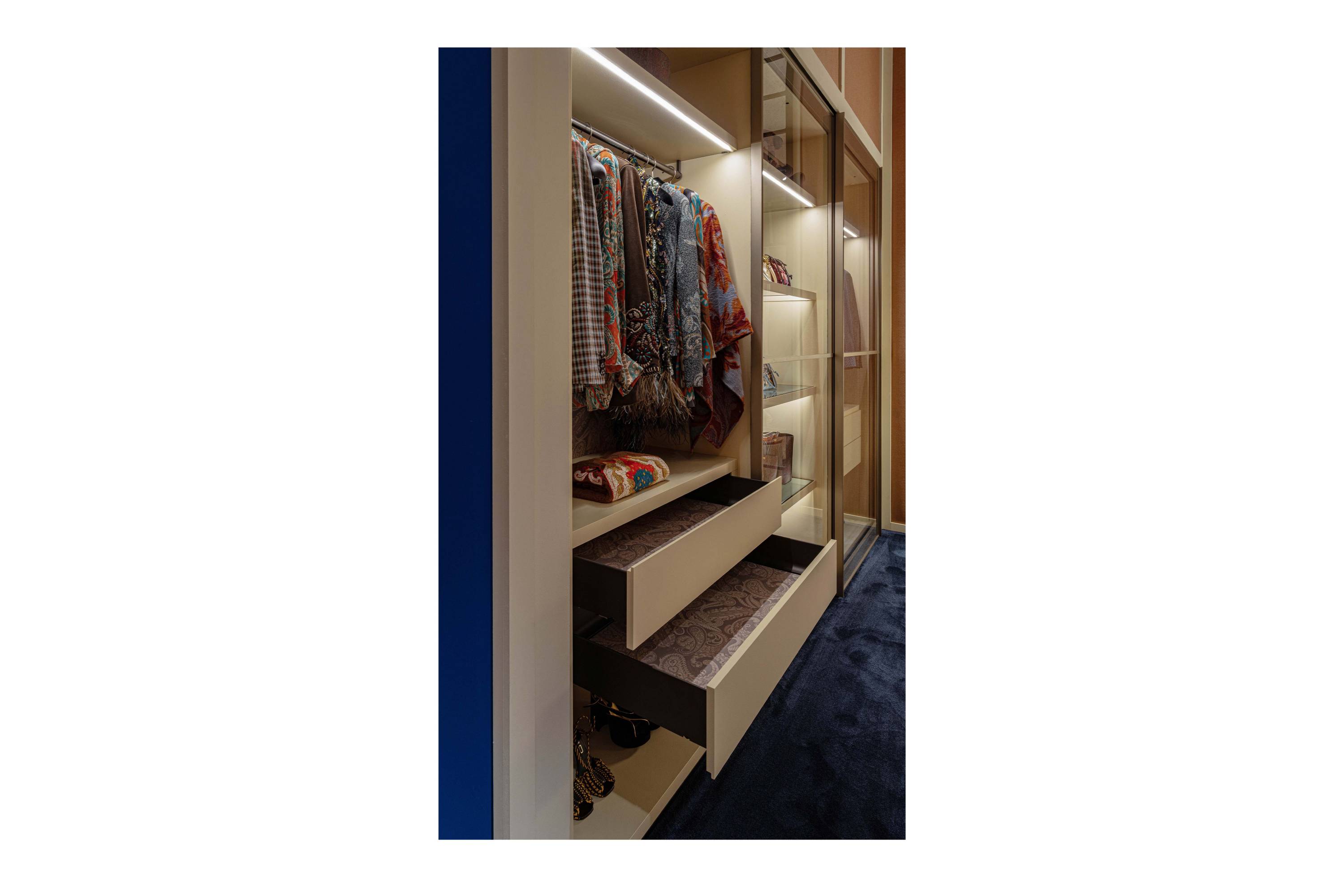 EHI_VESTIAIRE_wardrobe_T.VESNS02DXXXX_2026_04.jpg