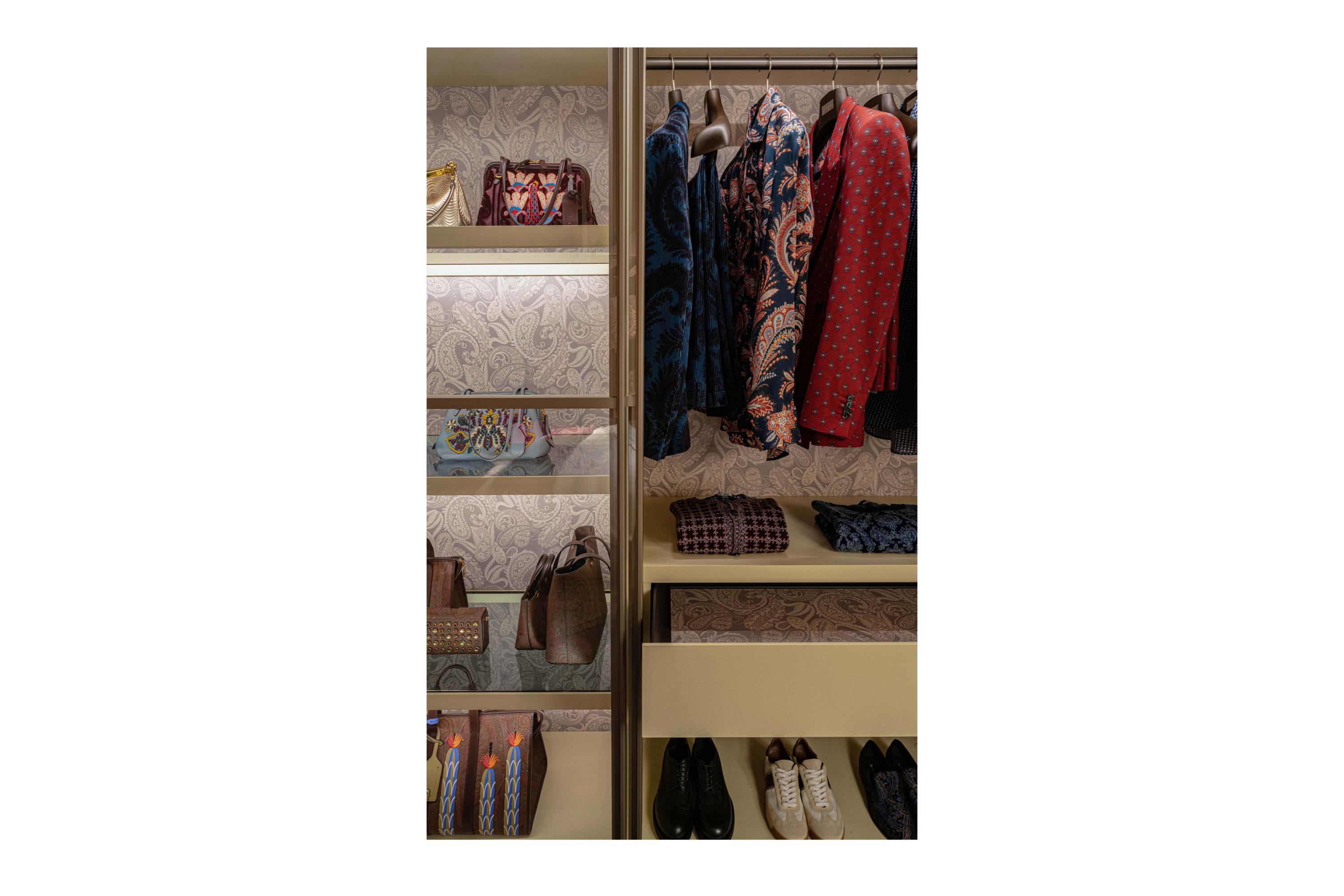 EHI_VESTIAIRE_wardrobe_T.VESNS02DXXXX_2026_05.jpg
