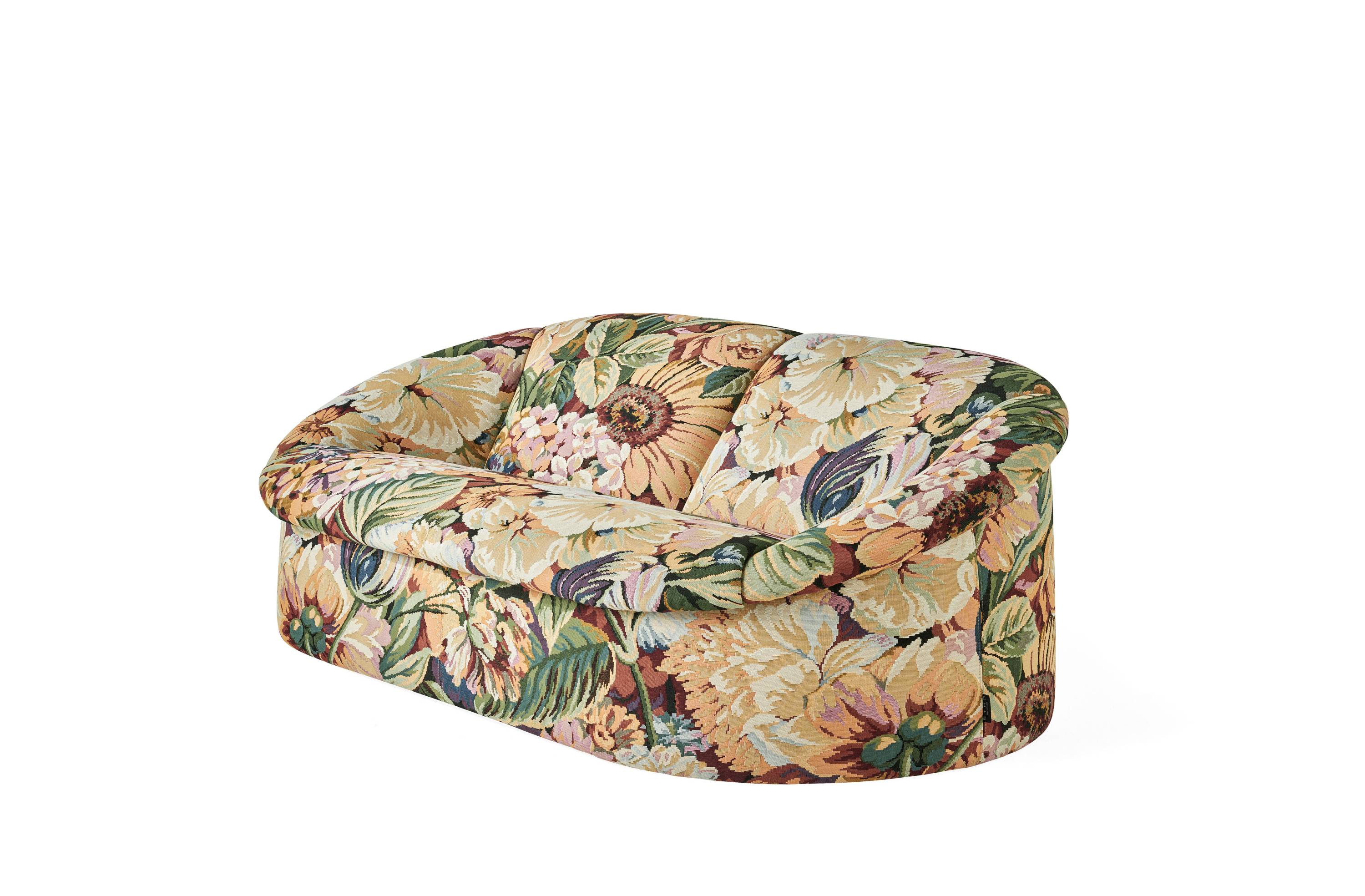 ETRO HOME INTERIORS_DAHLIA_loveseat_02.jpg