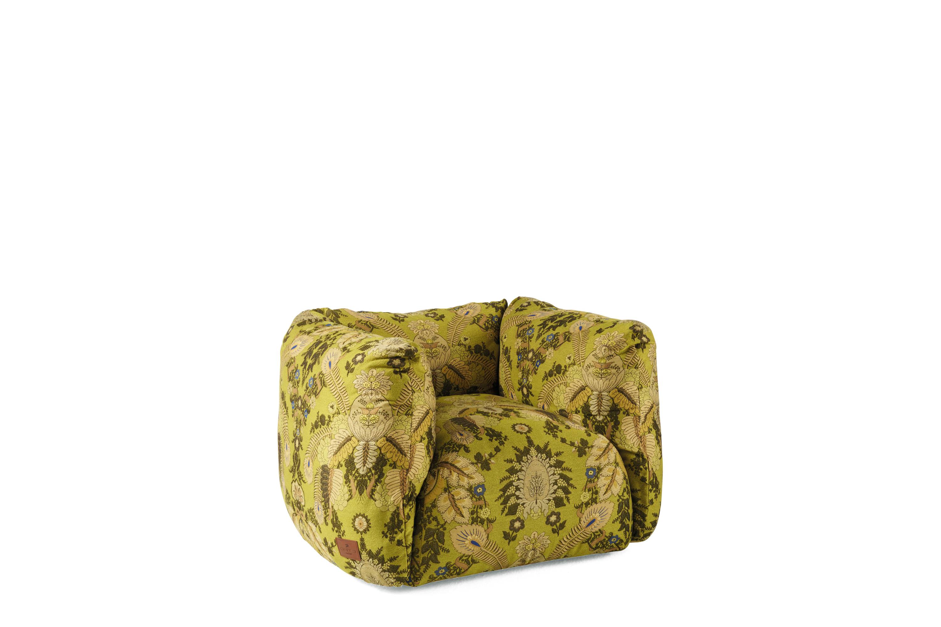 EHI_CUSHY_armchair_T.CUSSA01BFFAA_2023_02.jpg