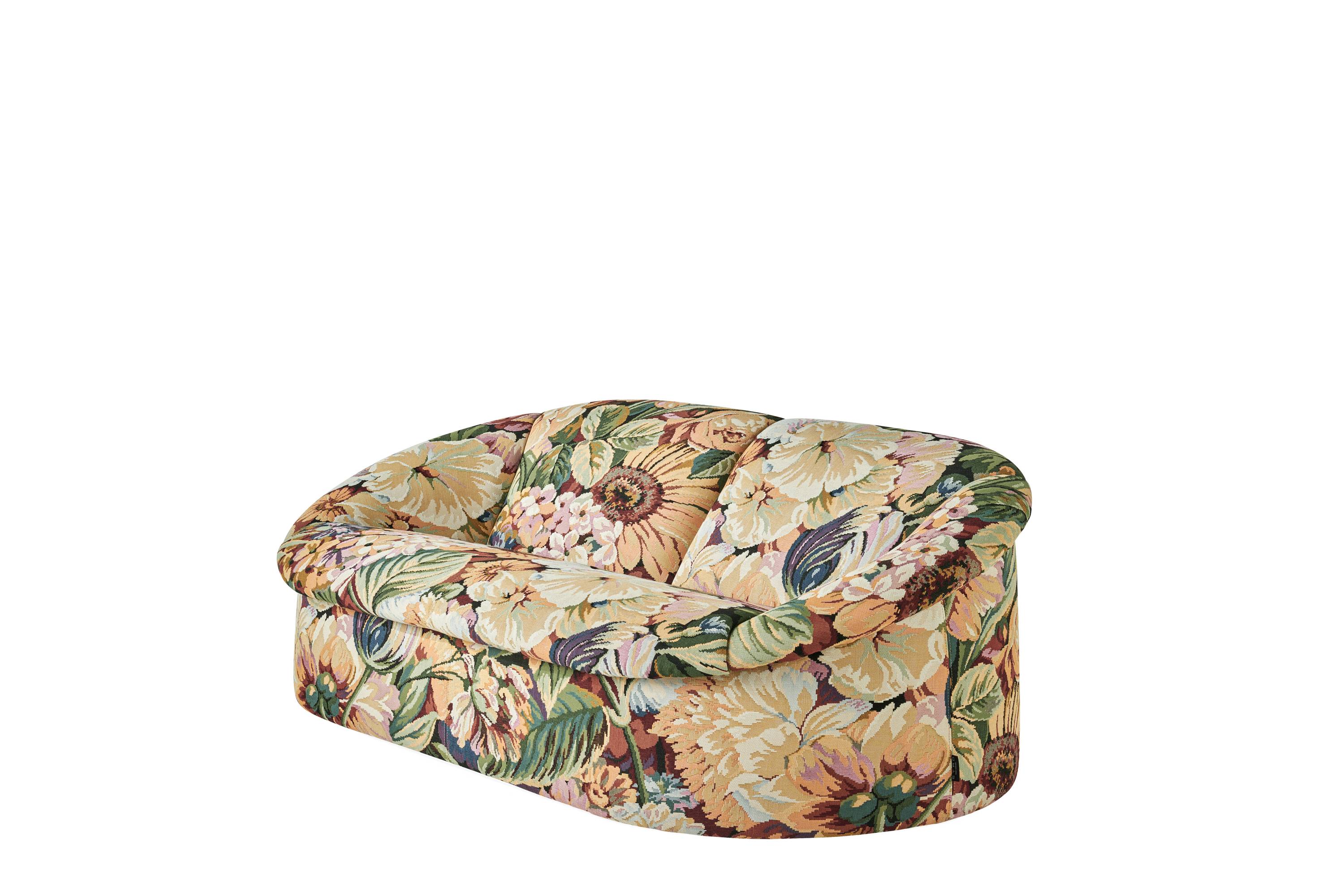 EHI_DAHLIA_loveseat_T.DAHSA11AFFBB_2024_02.jpg
