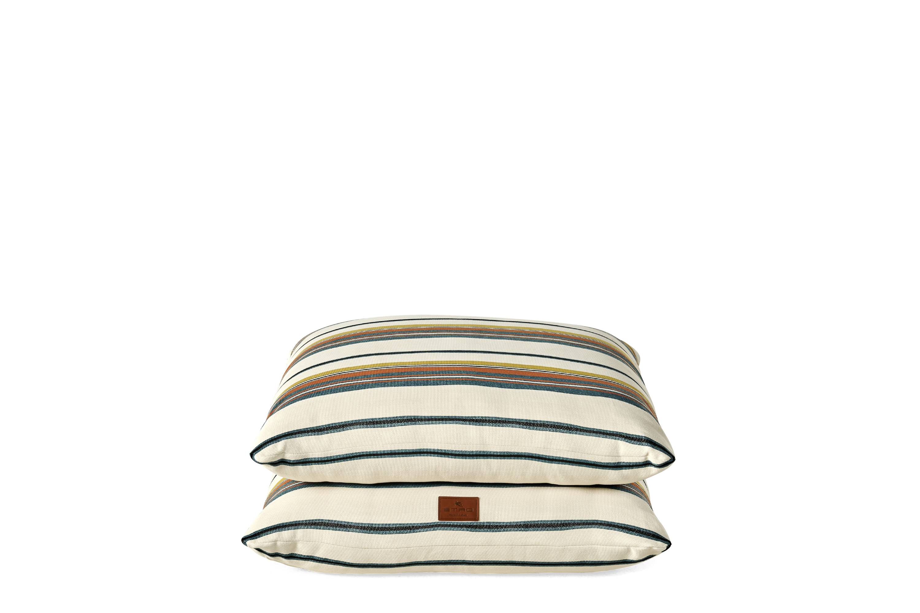 EHI_CUSHY_pouf_T.CUSOL05AZZBB_2025_04.jpg