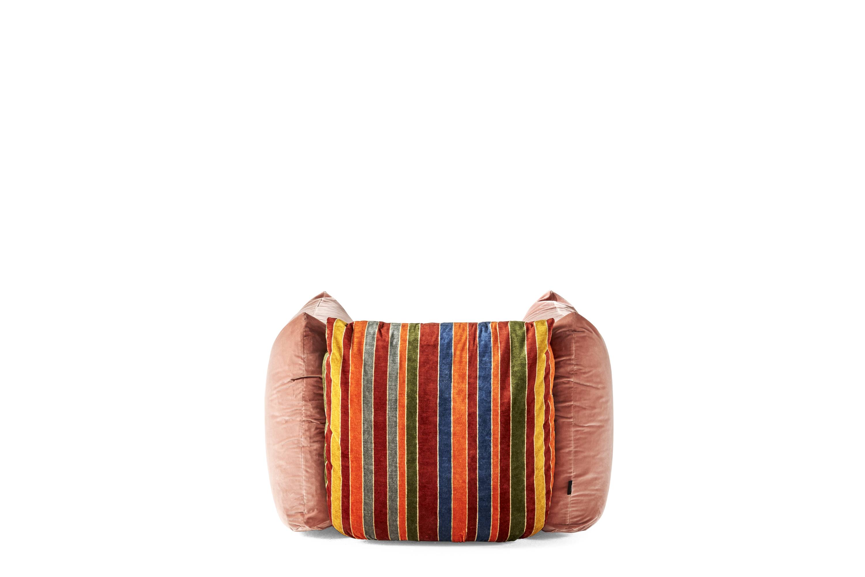 EHI_CUSHY_armchair_T.CUSSA01BFFBB_2025_04.jpg