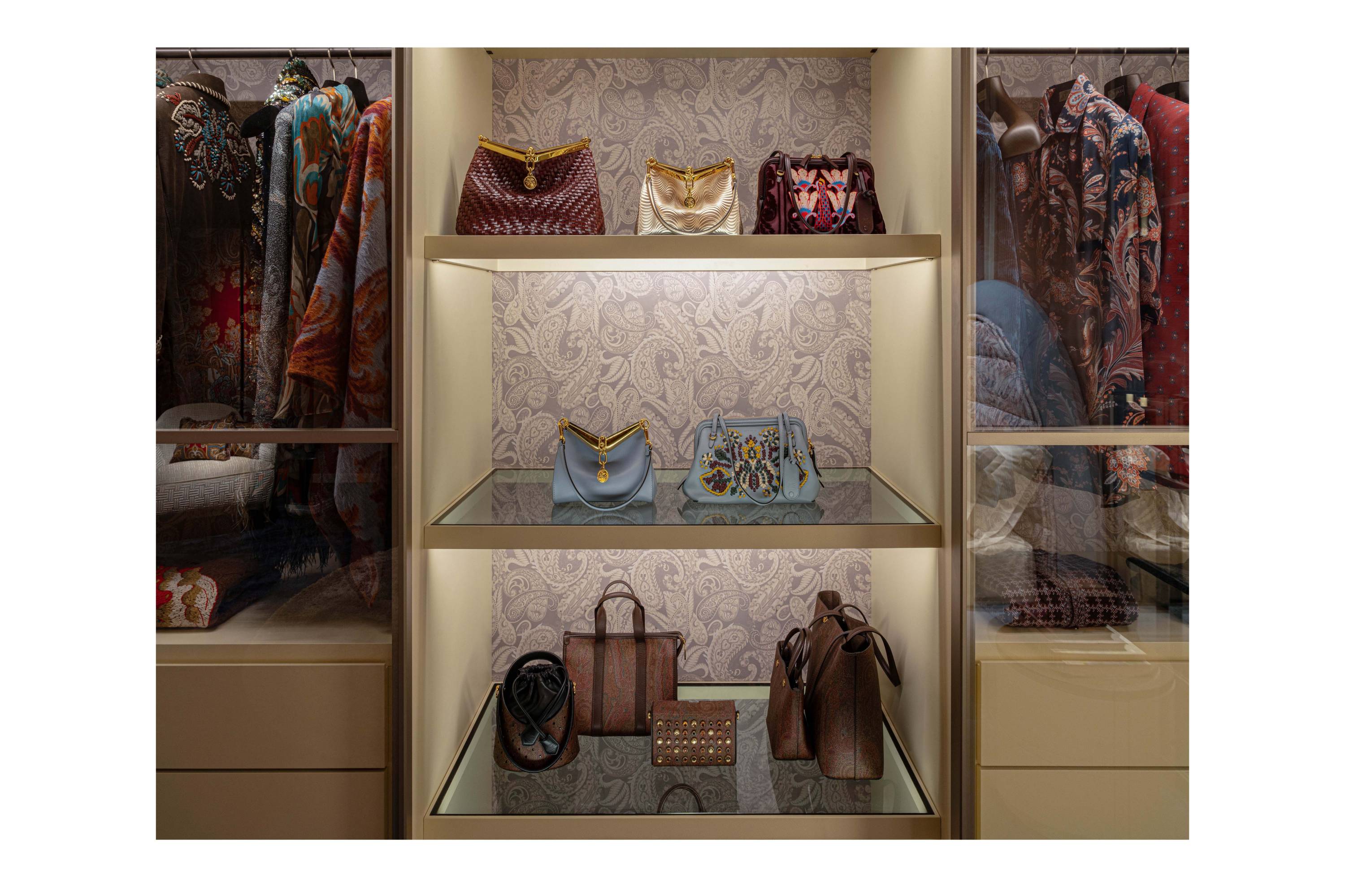 EHI_VESTIAIRE_wardrobe_T.VESNS02DXXXX_2026_02.jpg