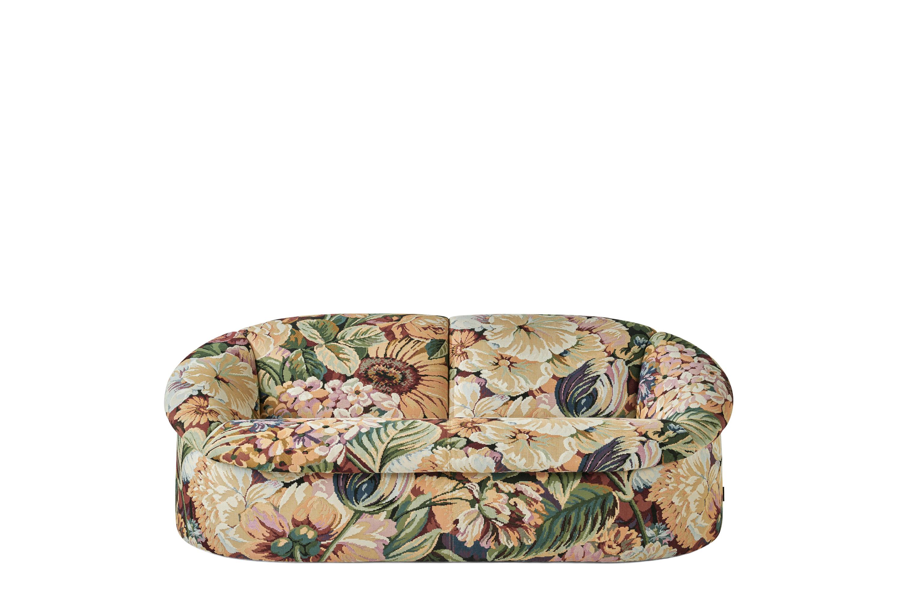 EHI_DAHLIA_loveseat_T.DAHSA11AFFBB_2024_01.jpg